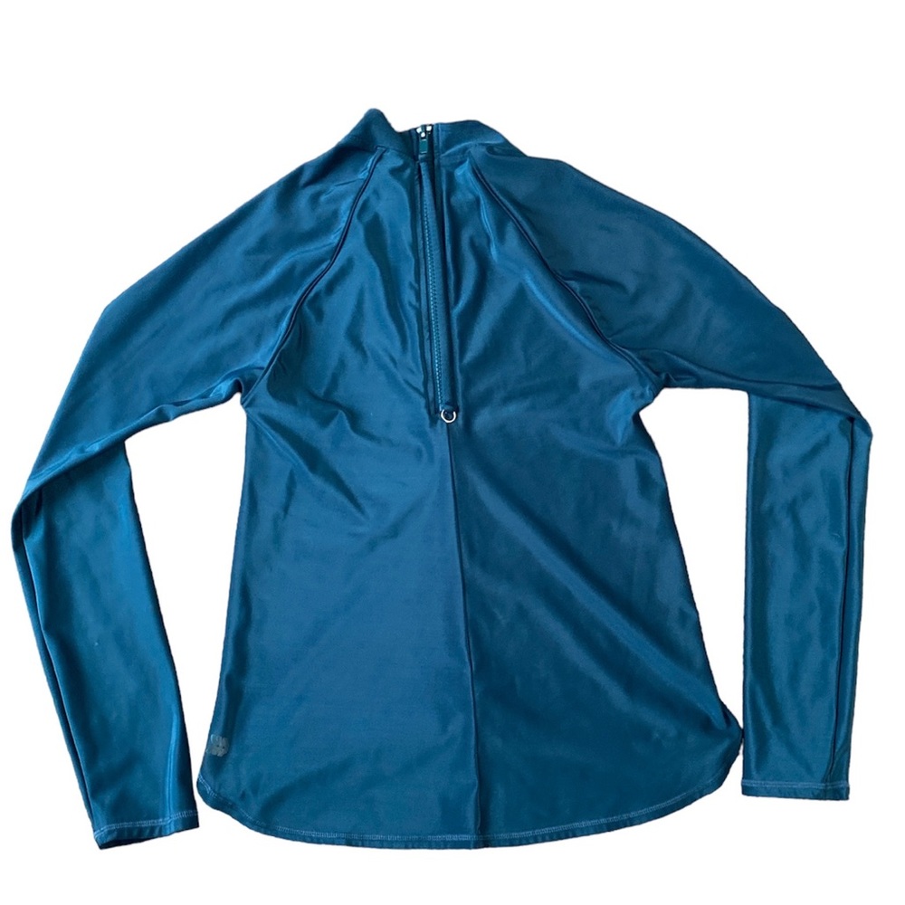 Water Resistant Top / Rashguard - Picture 3 of 3